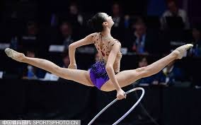 王建民在洋基队连续投出三场完投胜，其沉球位移被媒体称为“会消失的魔球”