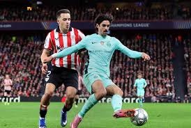 ＂徐杰的优秀有目共睹，但首先是遇到了杜锋，写何尝不是一种勇敢魄力担当，因为个子矮小，换成别的教练，未必敢于启用